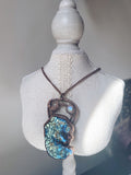 Blue/Green Labradorite carved MΣDUSΔ
bejewelled with a Moonstone jewel & a copper moon