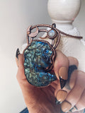 Blue/Green Labradorite carved MΣDUSΔ
bejewelled with a Moonstone jewel & a copper moon