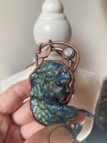 Blue/Green Labradorite carved MΣDUSΔ
bejewelled with a Moonstone jewel & a copper moon